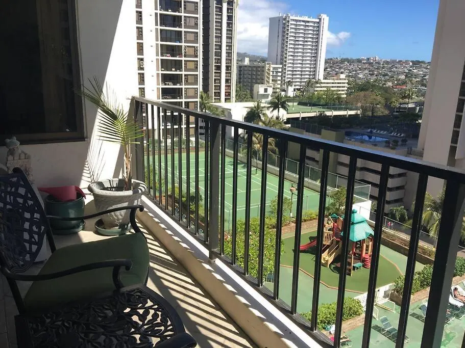 Diamond Head View @Waikiki Banyan Apartment Honolulu
