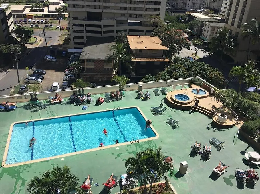 Diamond Head View @Waikiki Banyan Apartment Honolulu