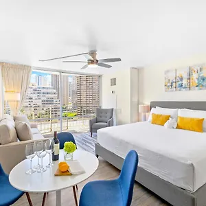  Apartment Newly Renovated Ilikai Marina - Near Beach!
